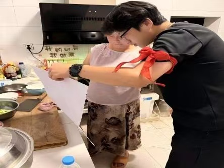 1786086847135353.jpg 图6 入户向妇女宣讲.jpg