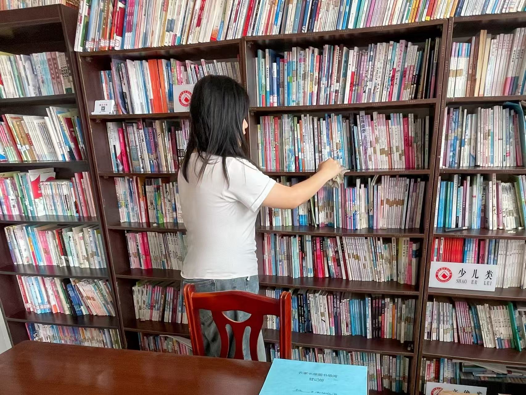 1786610029925755.jpg 西安思源学院耕农济心暑期社会实践团开展环境整治志愿服务 (2).jpg